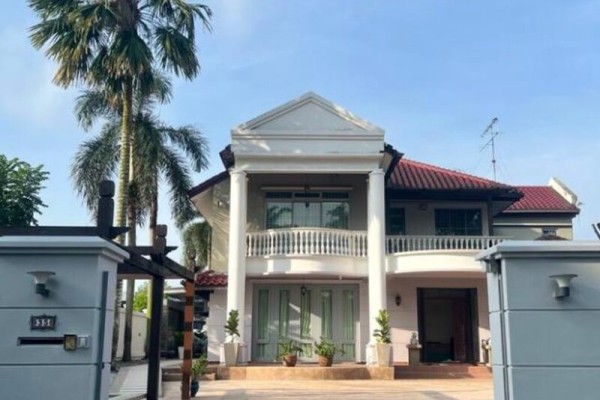 EHA Golfview Eldercare Mansion front view 2